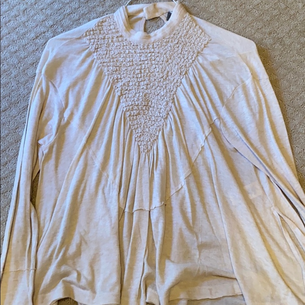 Women’s blouse with key hole back